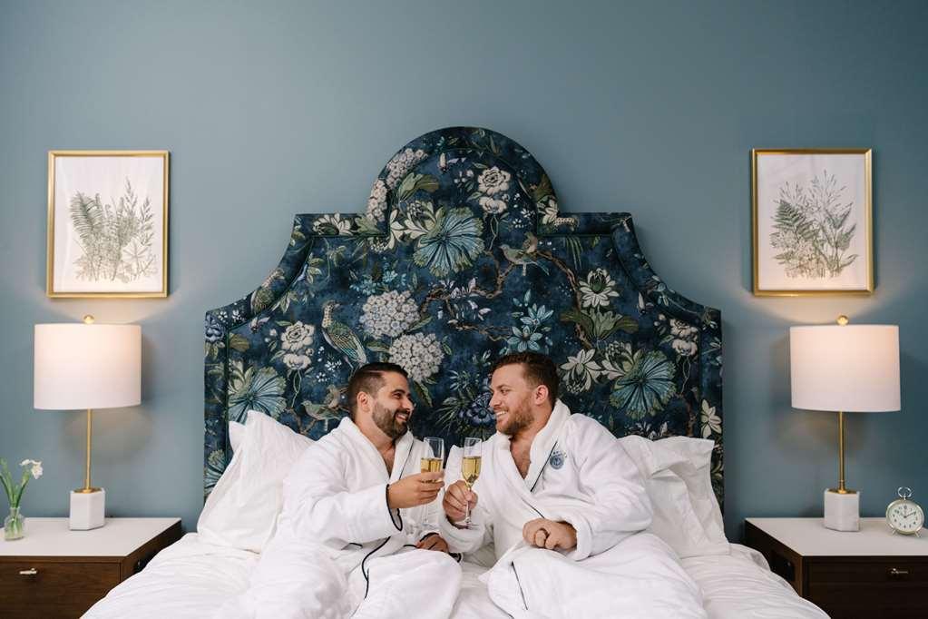The Bradley Hotel Fort Wayne Phòng bức ảnh
